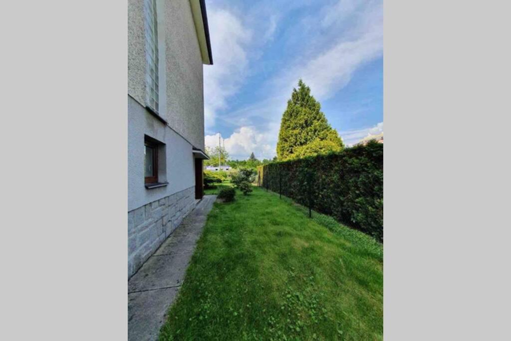 Family Apartment With Garden And Parking Spot Ceske Budejovice Eksteriør billede